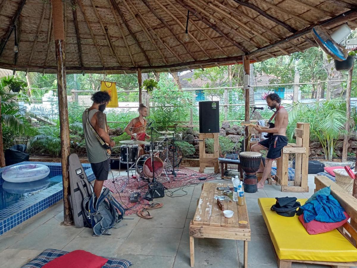 Red Monkeys Hostel Arambol Exterior photo